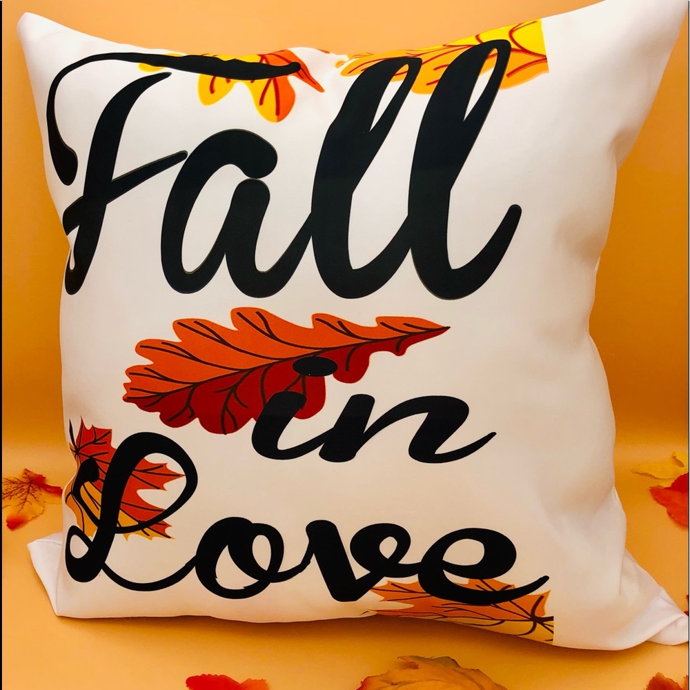 Size:15x15 Material: Polyester